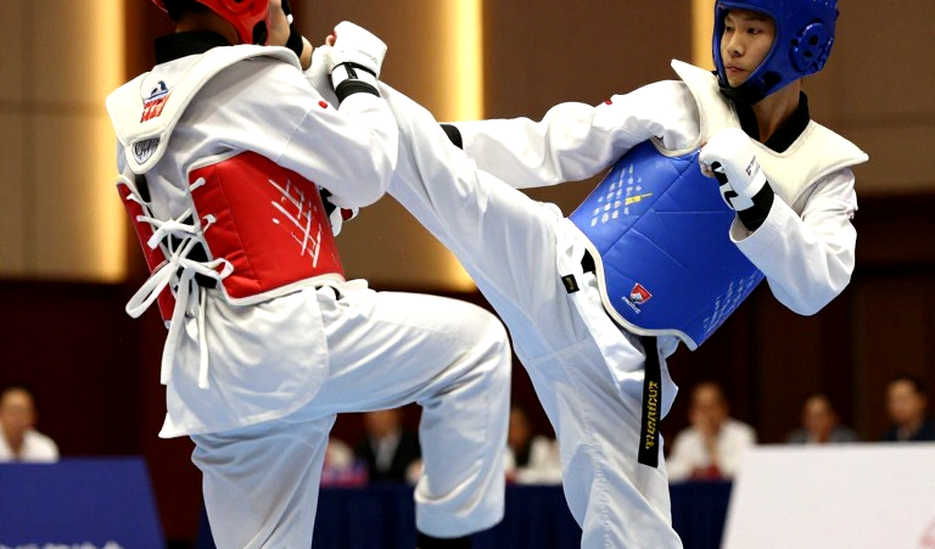 ASIAD 2026: Chiếc HCV kata đồng đội nữ Việt Nam qua lăng kính một người ngồi sau lá cờ